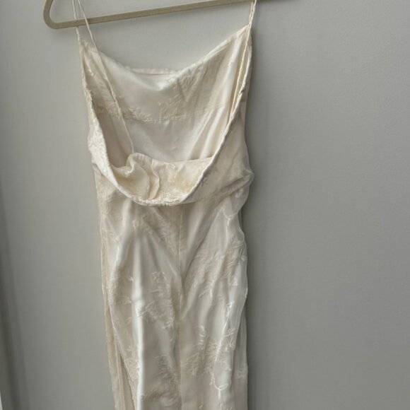 MESHKI Erika Burnout Velvet Maxi Dress - Picture 6 of 10